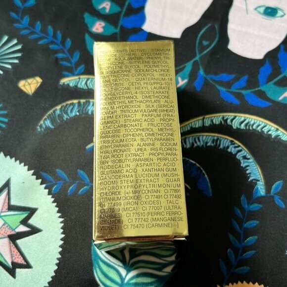 YSL Teint Eclat de Soie Radiance Smoothing Foundation SPF 8 Color 5 - Picture 4 of 7